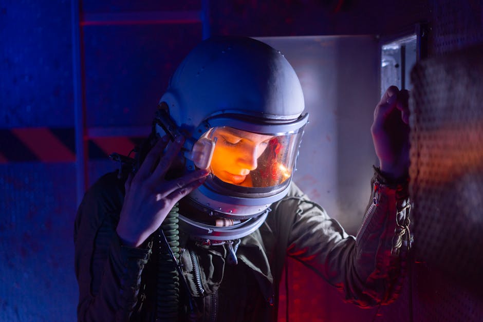 NASA Artemis 2 Görevi: 10 Günlük Uzay Yolculuğunun İnsan Vücuduna Etkileri — A woman astronaut in a helmet reflecting during an interstellar mission.