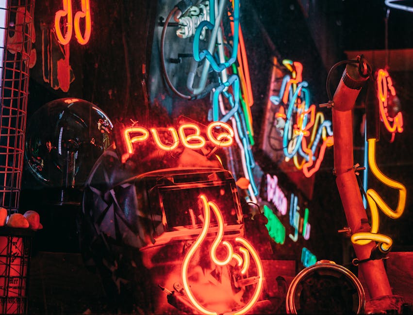 PUBG Battlegrounds 41.1 güncellemesi Xeno Point moduyla yayında — Colorful neon signs and reflections create a vibrant scene in İstanbul's nightli